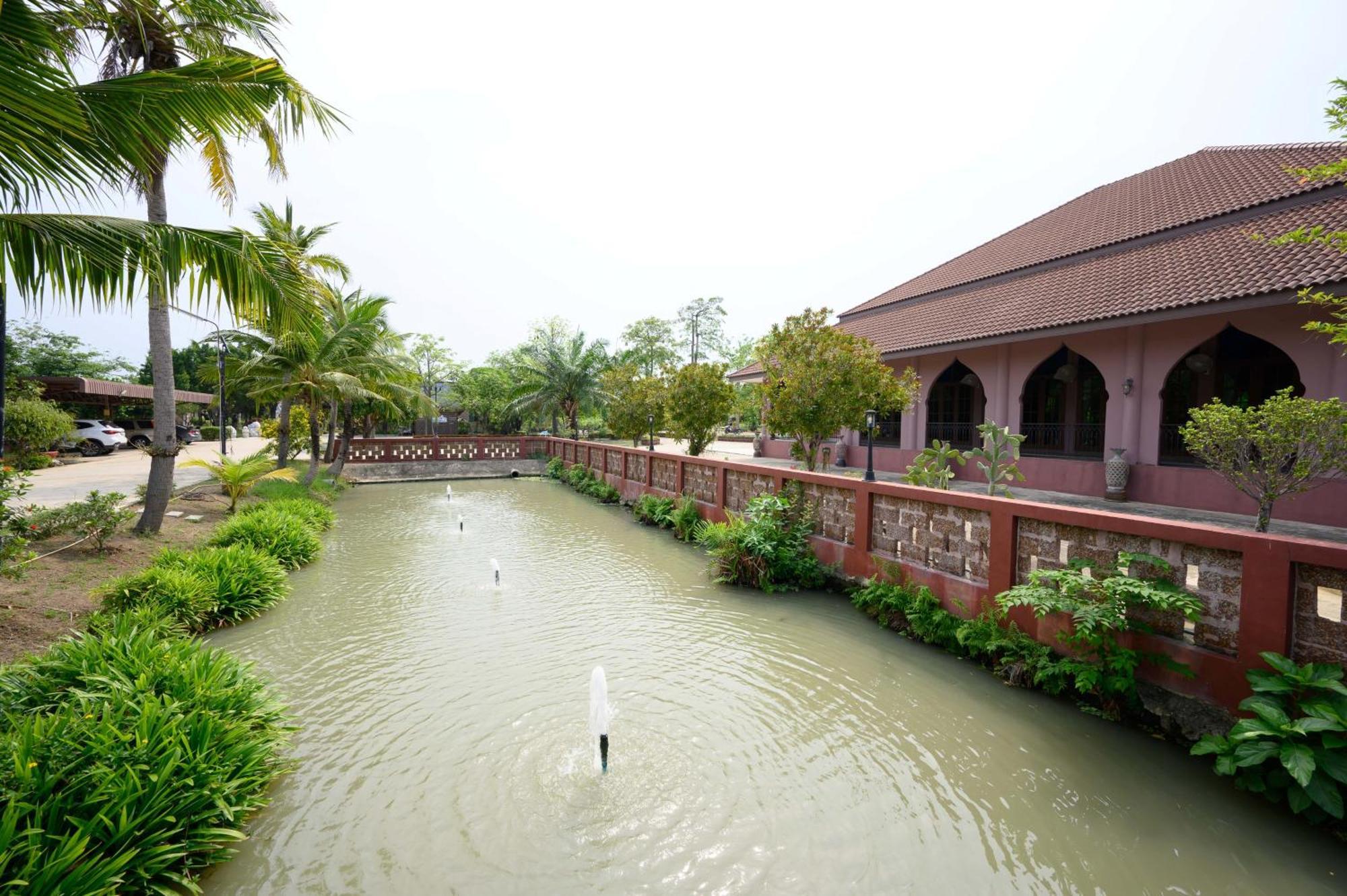Busaya Resort & Cuisine Nakhon Pathom Exteriér fotografie
